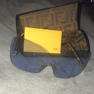 Fendi Sunglasses FS5273 424